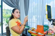 吉祥日历泰国主播品三亚榴莲：“尝到了家乡味”